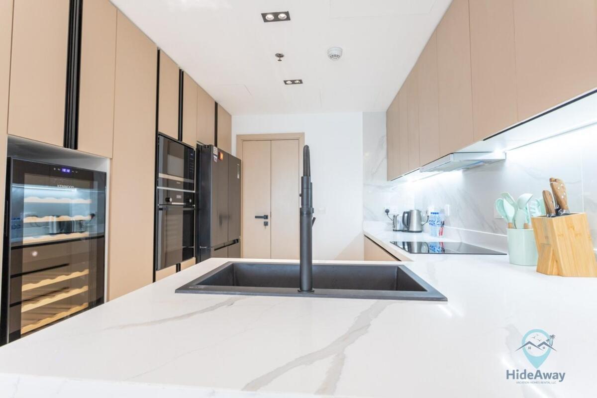 Bright Modern 1br Heart Of Jlt Skyline Views